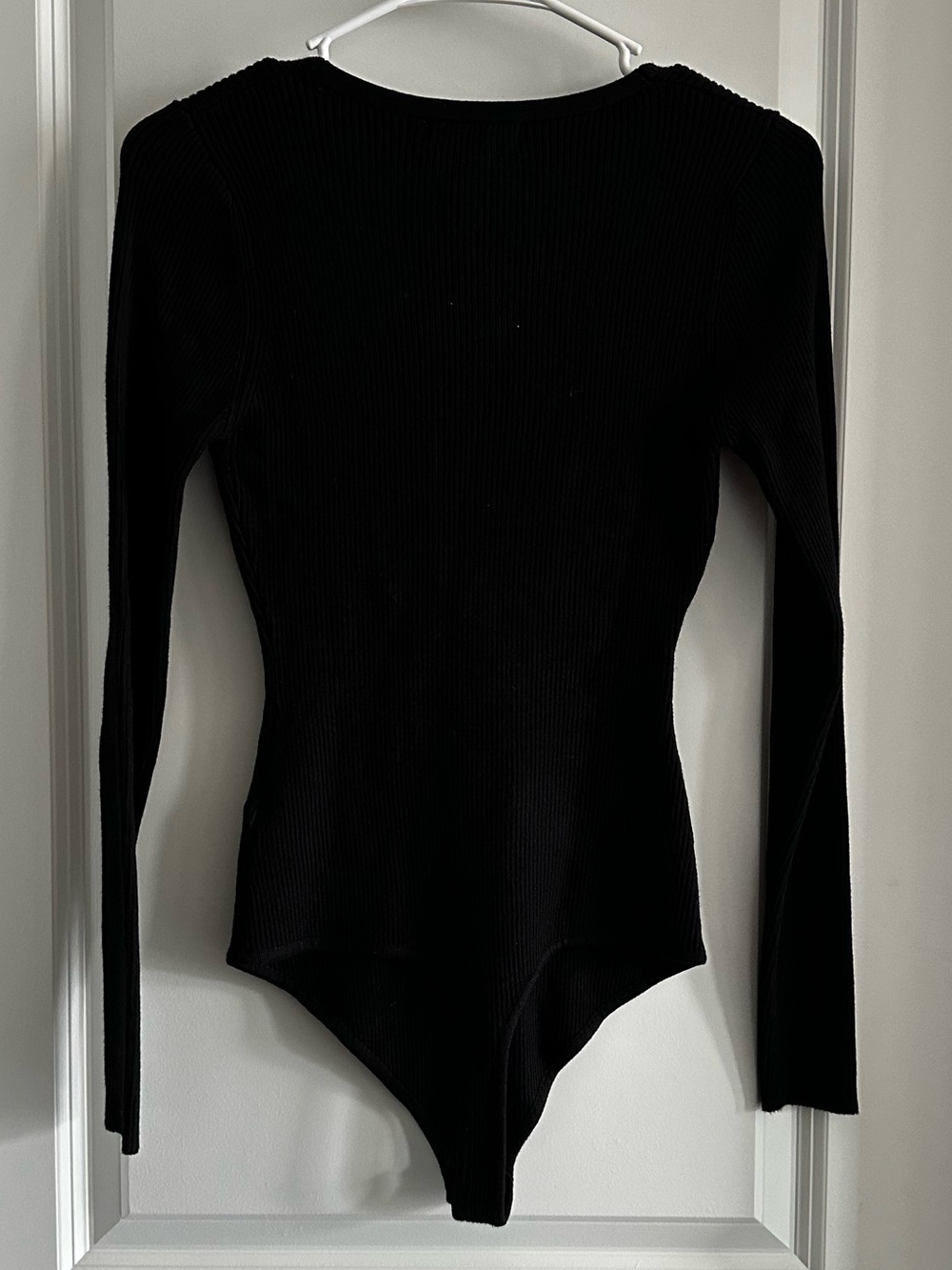 NTW! House of Harlow 1960 Black Ribbed V-Neck Long Sleeve Bodysuit - Picture 3 of 4
